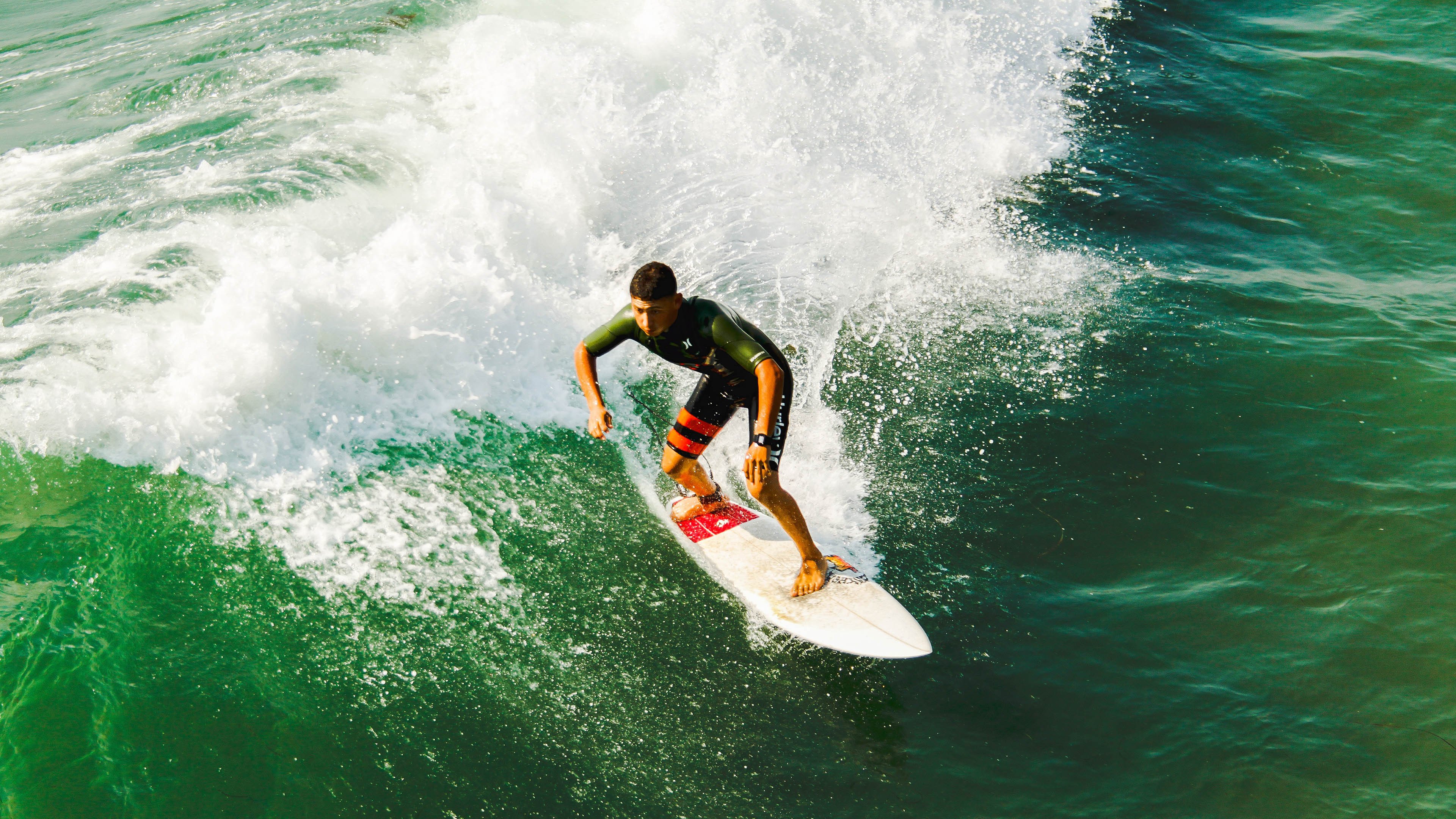 切尔西前场站位灵活增强进攻宽度，切尔西右前卫